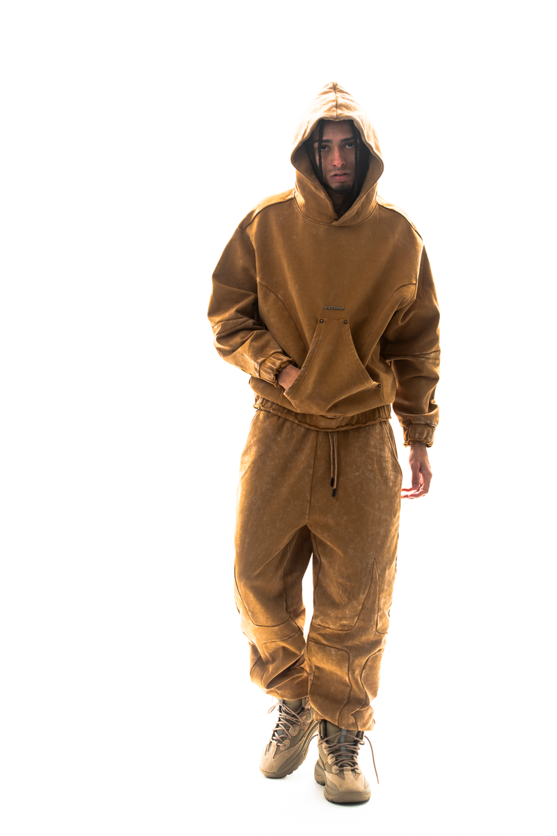 UNKNOWN- Garment-dyed heavyweight jogger - Brown