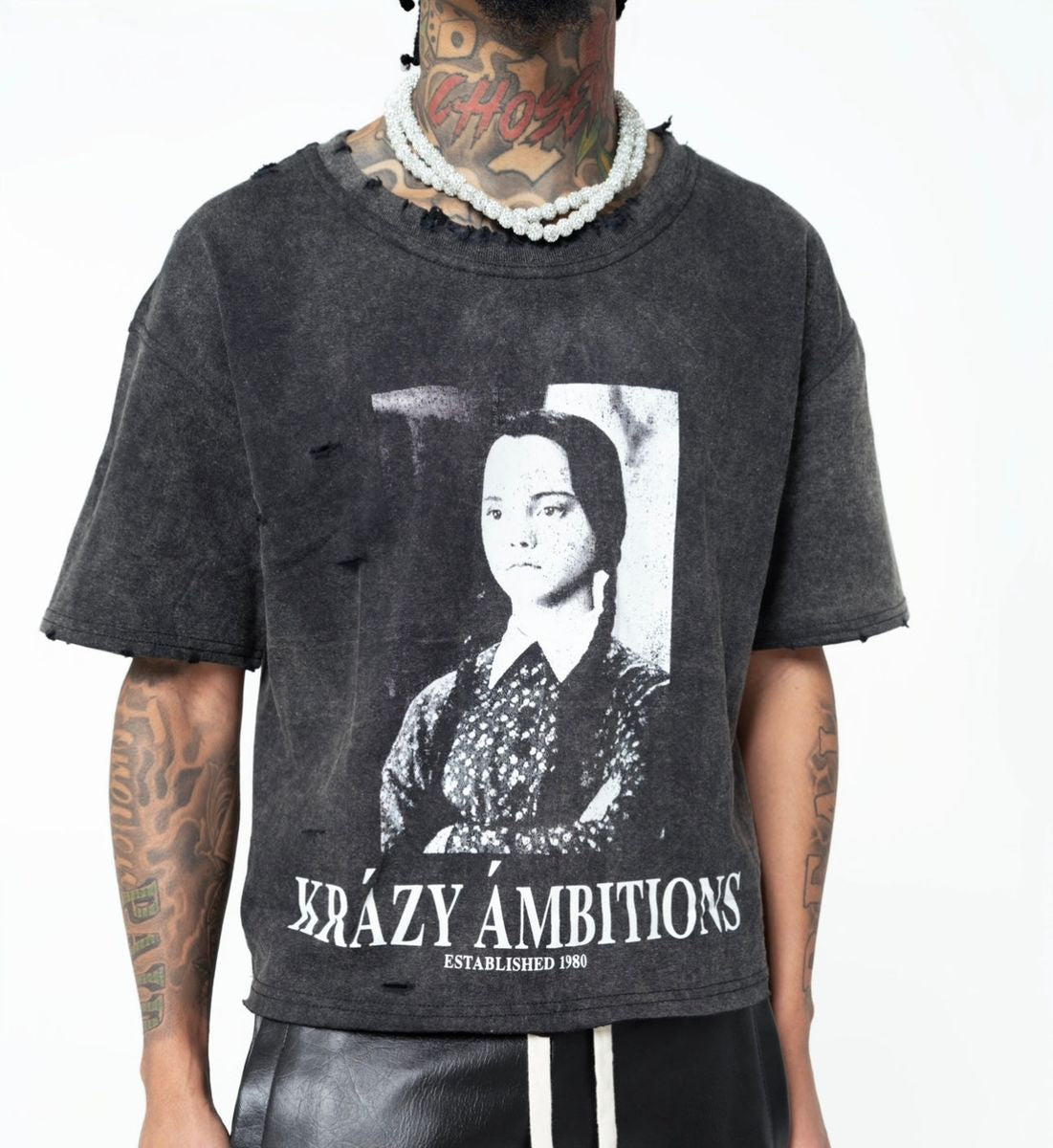 KRAZY AMBITIONS - Máison Black Tee