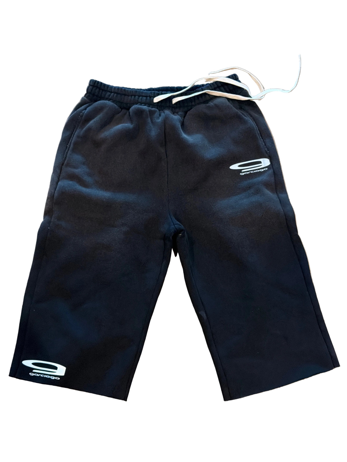 GARCIAGA 3/4 SHORTS- BLACK/ WHITE